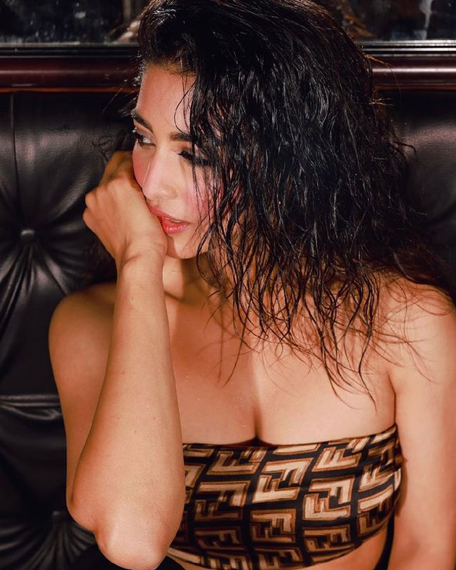 Staggering Looks Of Daksha Nagarkar